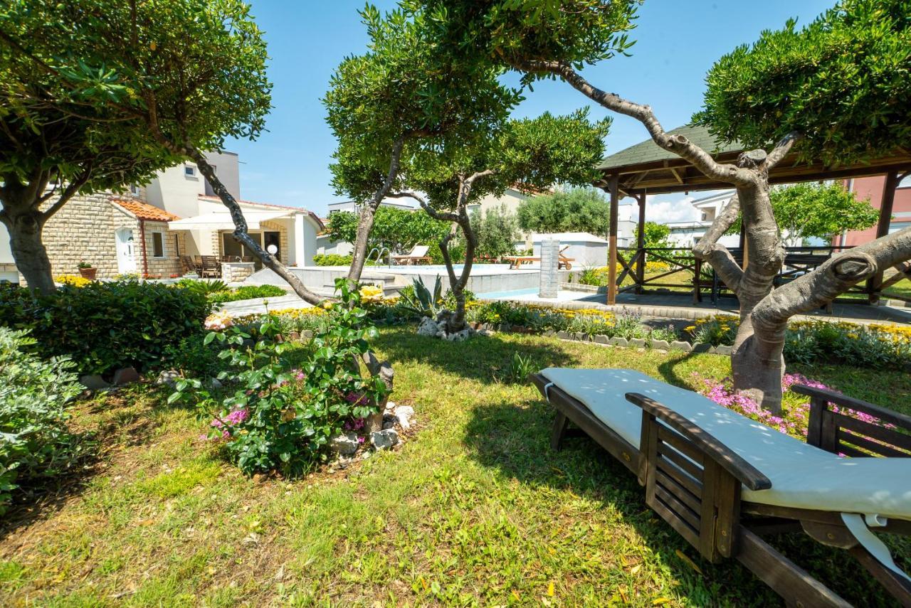 Villa Lulic Vir Eksteriør billede