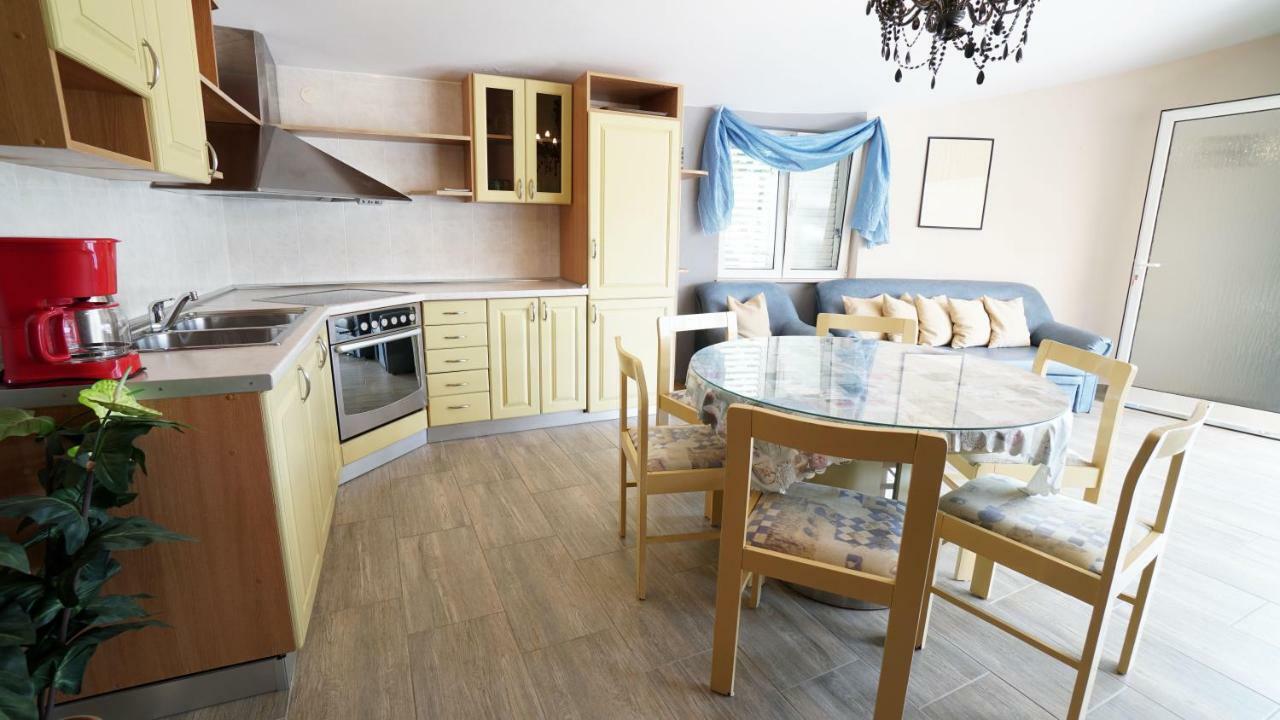 Villa Lulic Vir Eksteriør billede